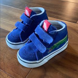 Vans with Alligator, Size 4